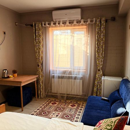 Salamat Hotel Biskek Kültér fotó
