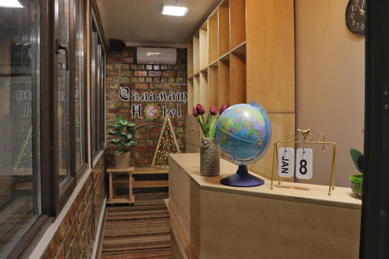 Salamat Hotel Biskek Kültér fotó