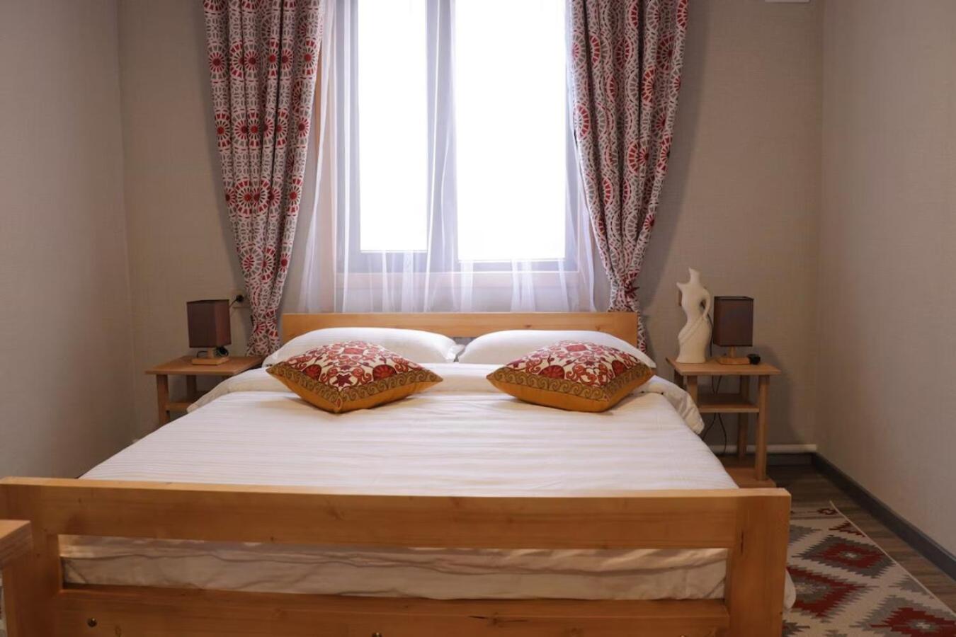 Salamat Hotel Biskek Kültér fotó