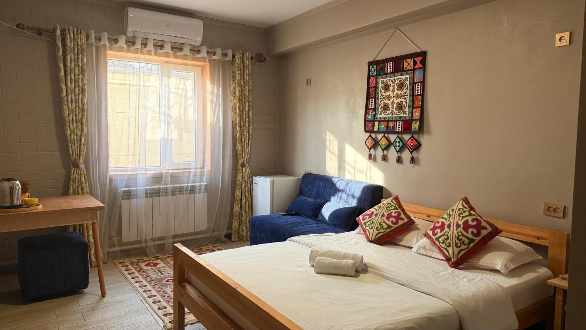 Salamat Hotel Biskek Kültér fotó