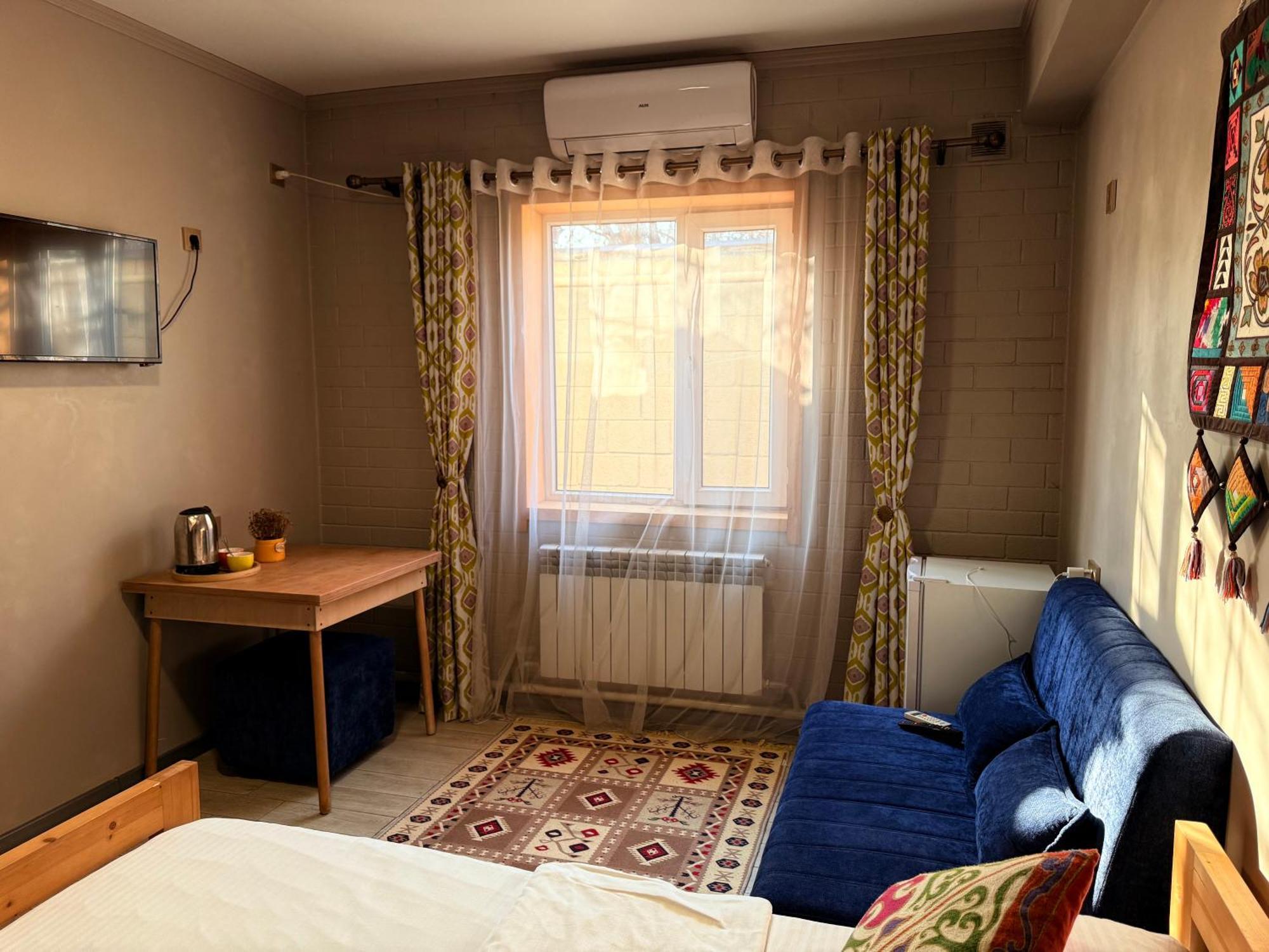 Salamat Hotel Biskek Kültér fotó