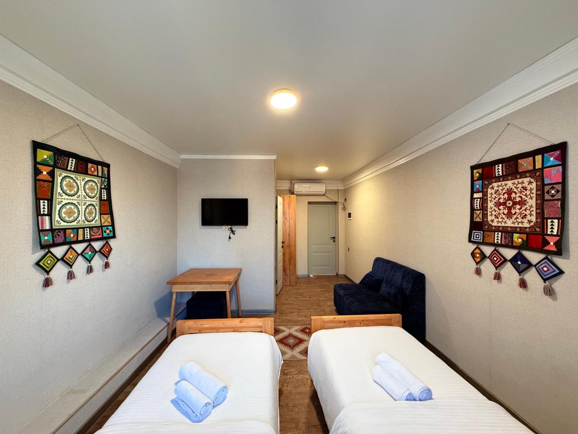 Salamat Hotel Biskek Kültér fotó