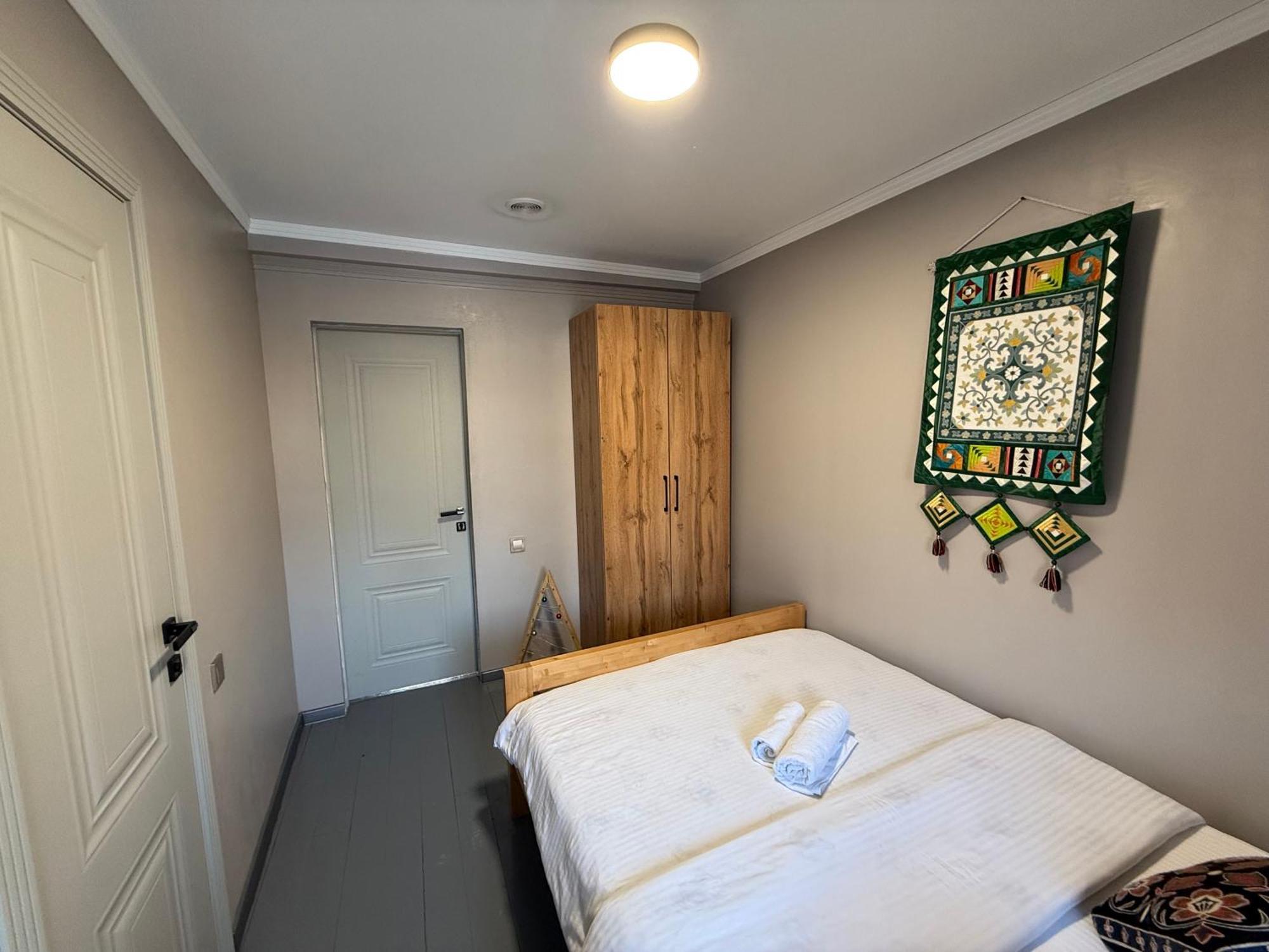 Salamat Hotel Biskek Kültér fotó