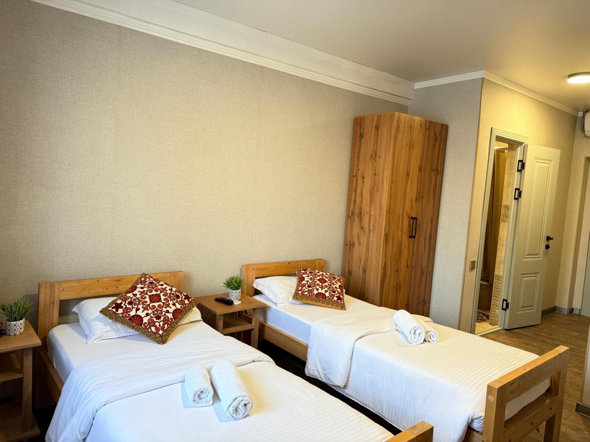 Salamat Hotel Biskek Kültér fotó