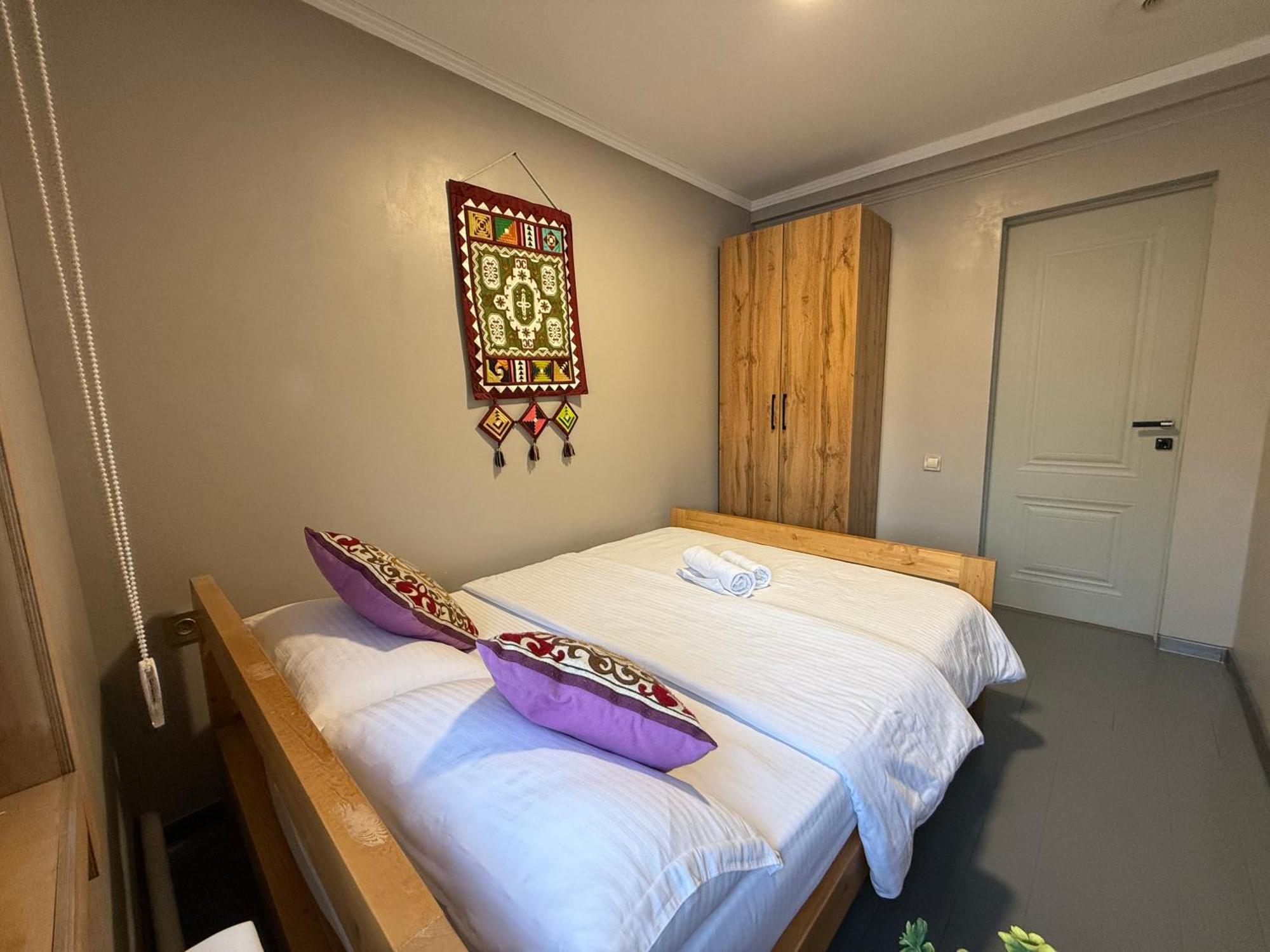 Salamat Hotel Biskek Kültér fotó