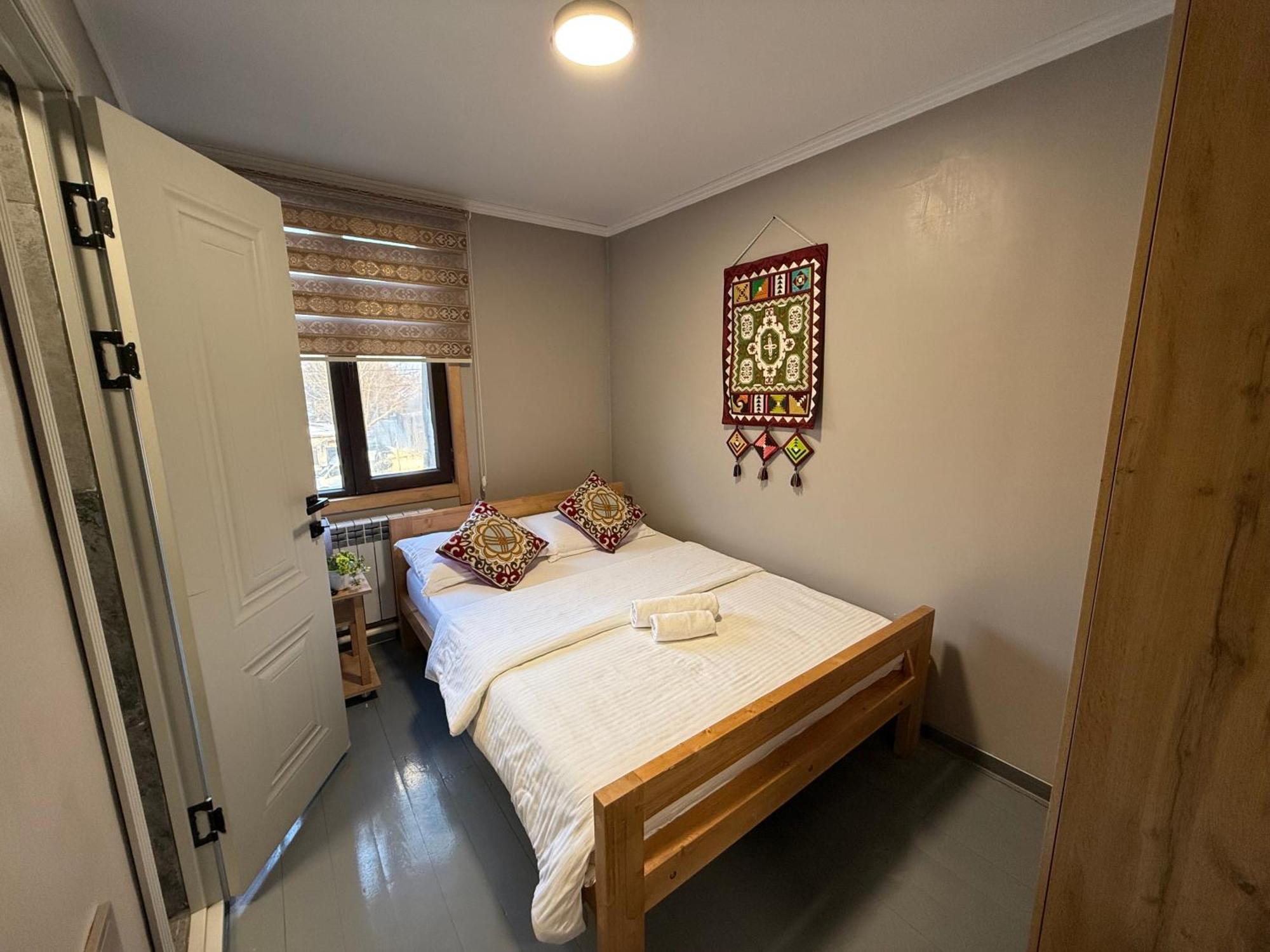 Salamat Hotel Biskek Kültér fotó