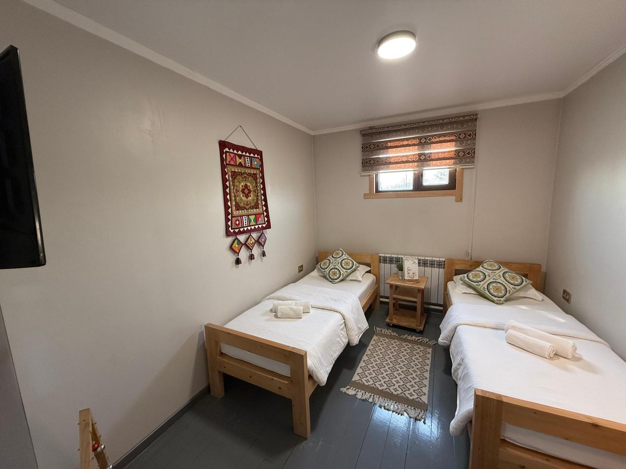 Salamat Hotel Biskek Kültér fotó