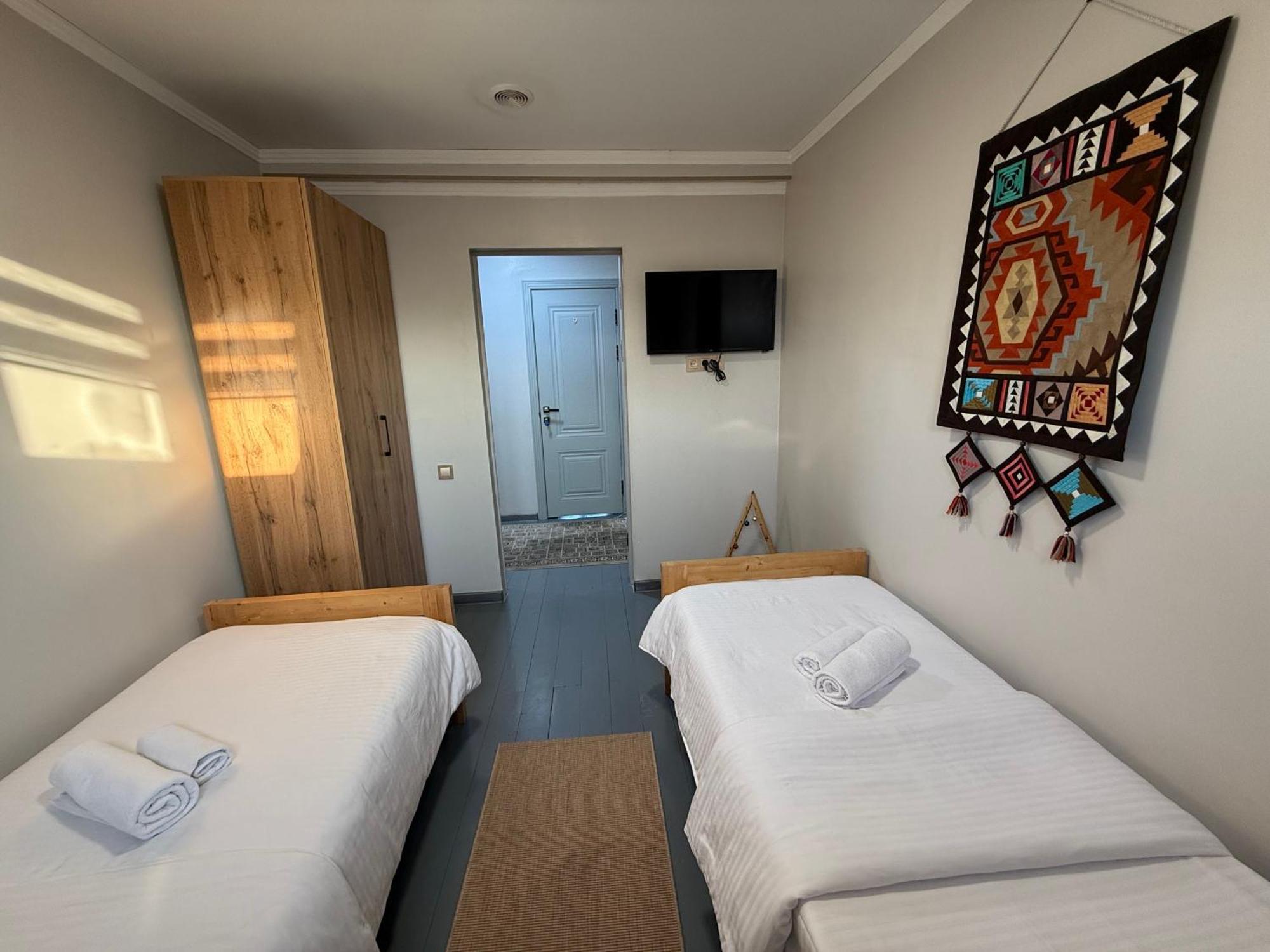 Salamat Hotel Biskek Kültér fotó