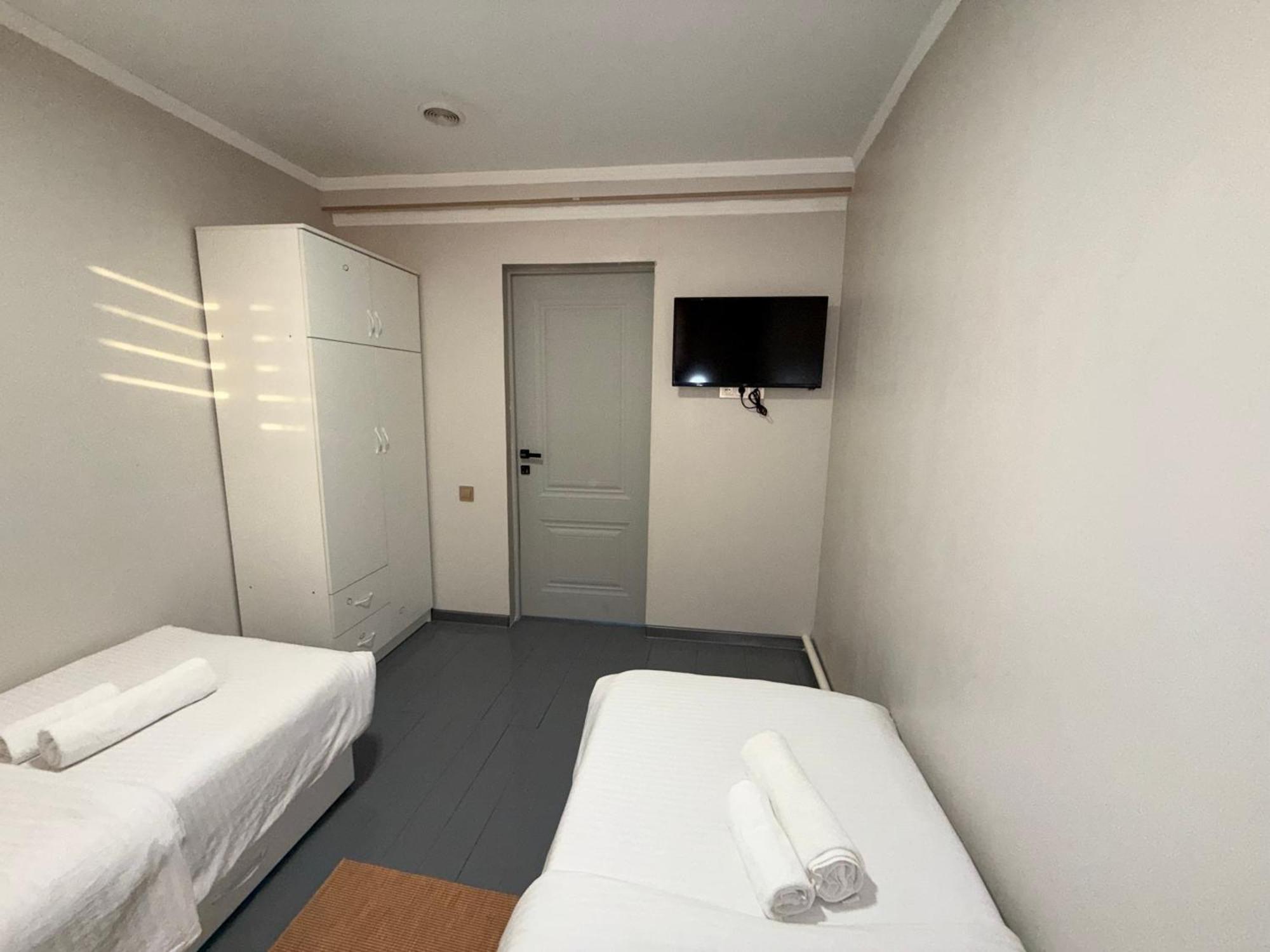 Salamat Hotel Biskek Kültér fotó
