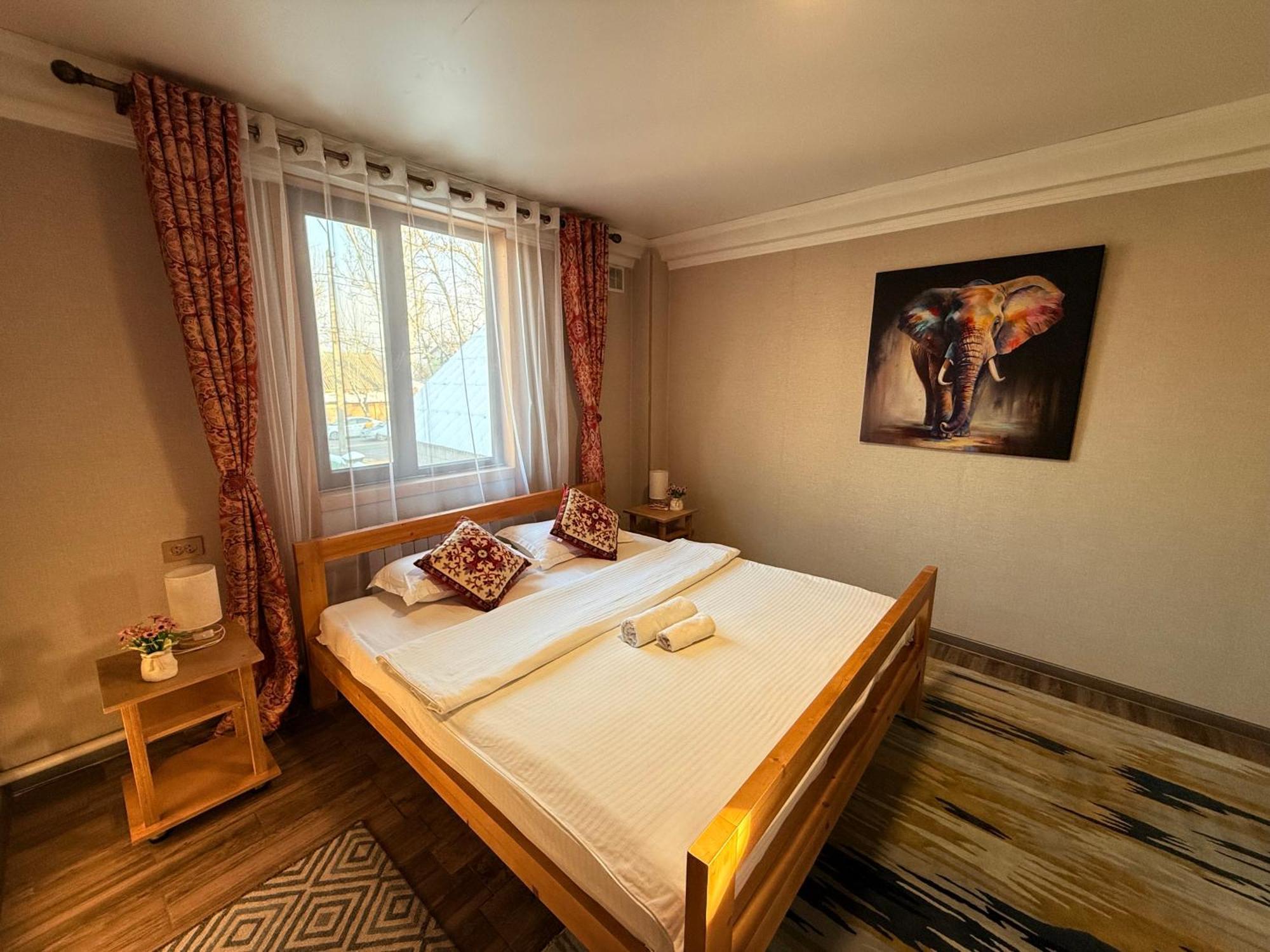Salamat Hotel Biskek Kültér fotó