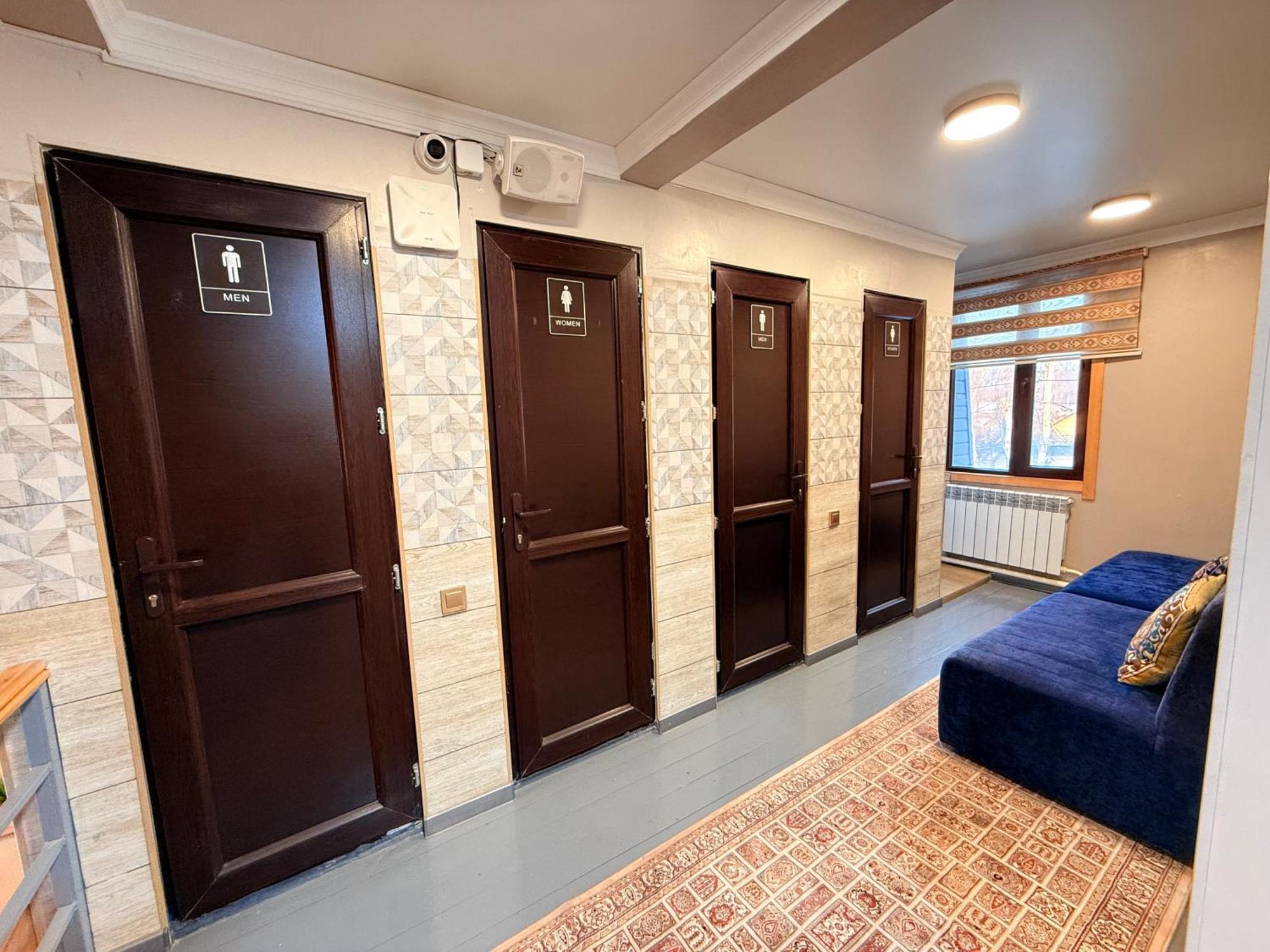 Salamat Hotel Biskek Kültér fotó